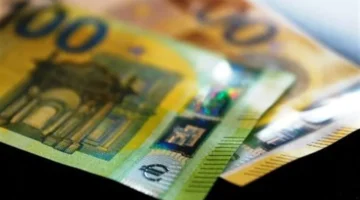 استقرار في 5 بنوك.. سعر صرف اليورو مقابل الجنيه خلال تعاملات السبت